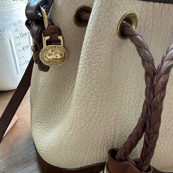 Dooney and Bourke vintage draw string bag. - Picture 2 of 8